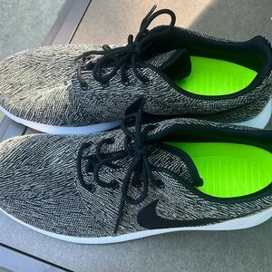 Nike Tennis Shoes size 8.5